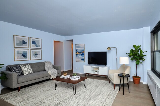 Photo - 6118 N Sheridan Rd