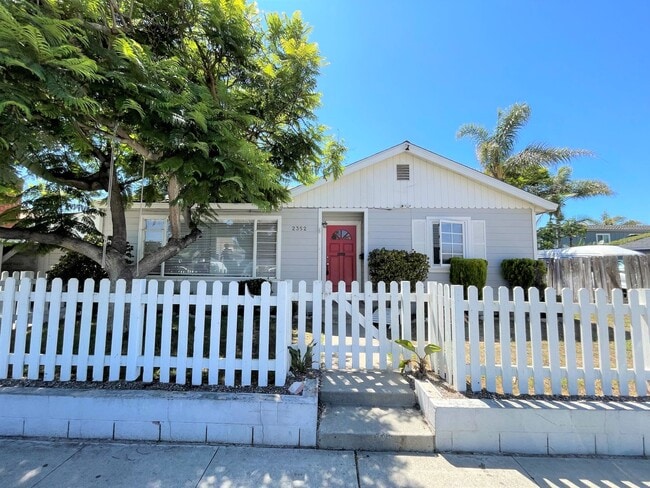 Building Photo - 2352 Pierpont Blvd