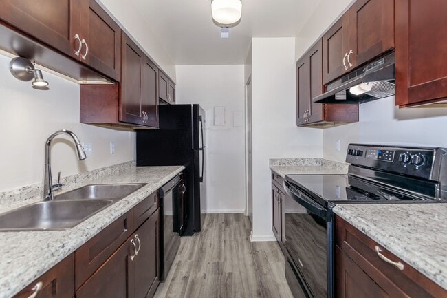 Building Photo - Woodbridge Place Rental
