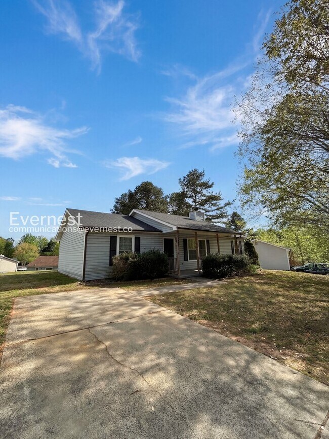 Building Photo - 1228 Capps Hollow Dr