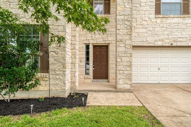 Photo - 211 Hanstrom Dr
