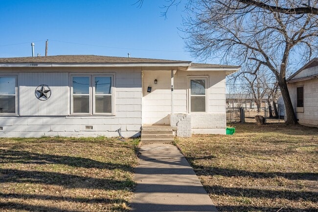 Building Photo - 1909 Pecos St Unit 1909 Pecos #B