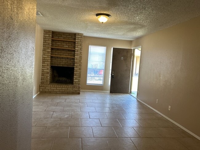 Photo - 2405 Shoemaker Dr