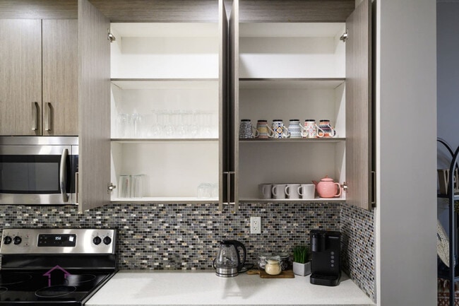 Photo - 10755-10792 92 St NW Unit SI ID1308639P