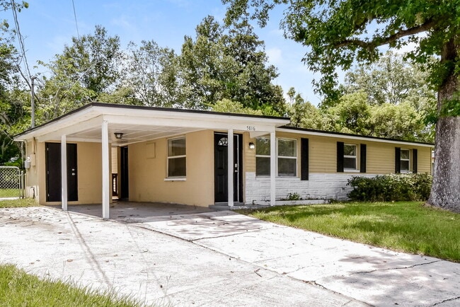 Photo - 5816 Sonora Dr W