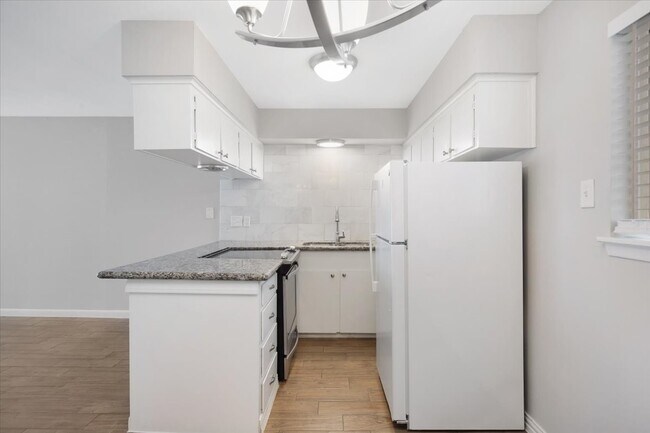 Photo - 1016 E 7th St Unidad 4