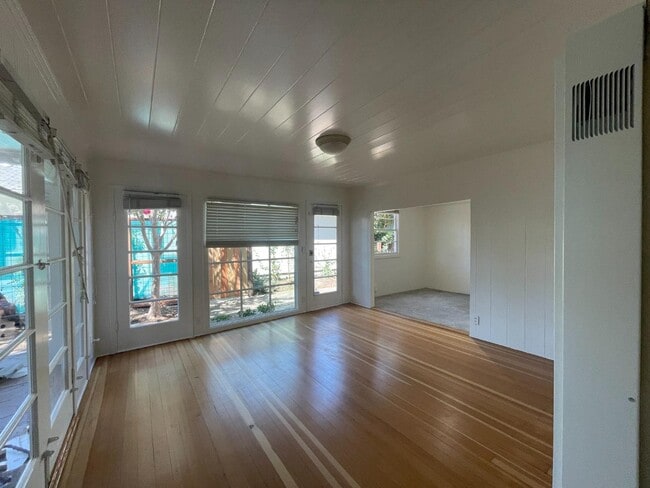 Photo - 501 Palmer Ln