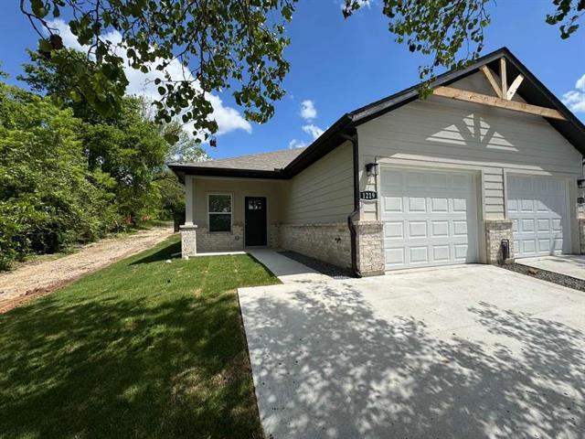 Building Photo - 1219 S Austin St