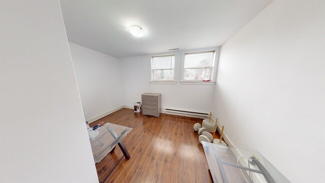 Photo - 50 LeslieUnit 3 Unité 3