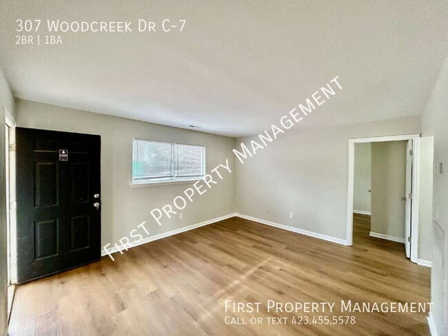 Photo - 307 Woodcreek Rd