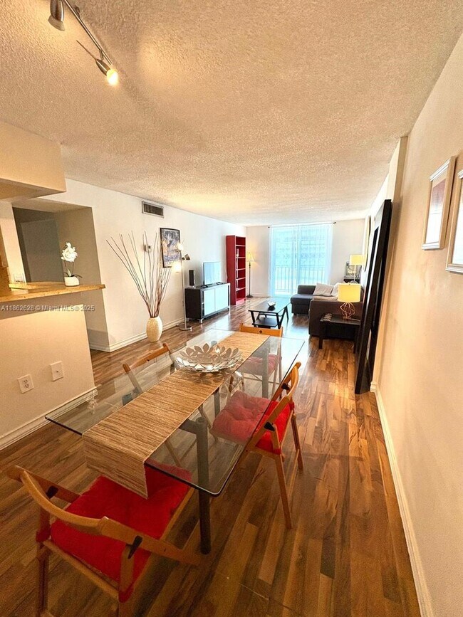 Photo - 720 Collins Ave Unit 308