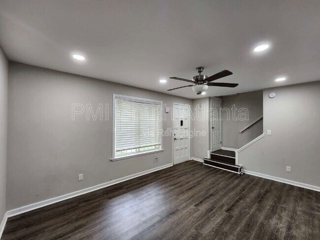 Photo - 141 Peyton Pl SW