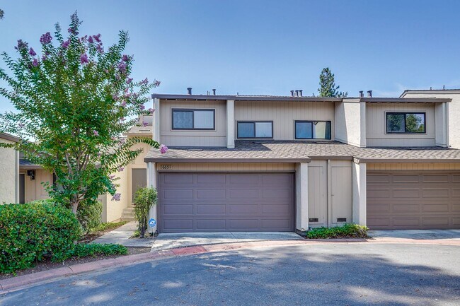 Building Photo - 6651 Bunker Hill Ct