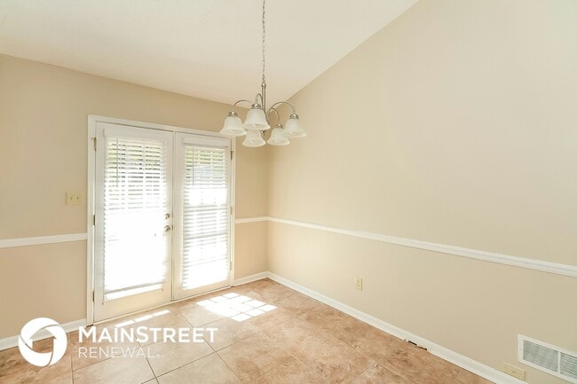 Photo - 105 Shannon Chase Way