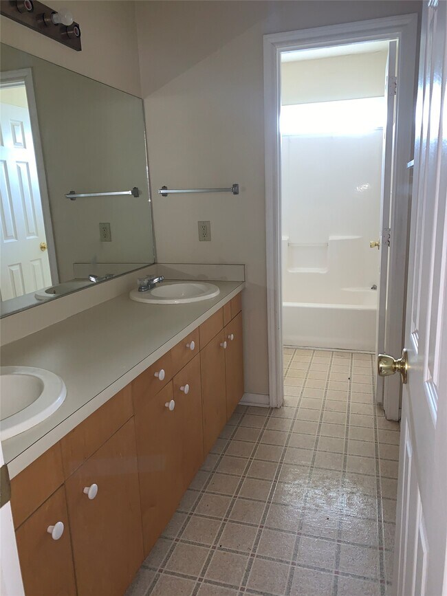 Photo - 4310 College Main St