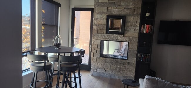 Building Photo - 1100 Blue River Pkwy Rental
