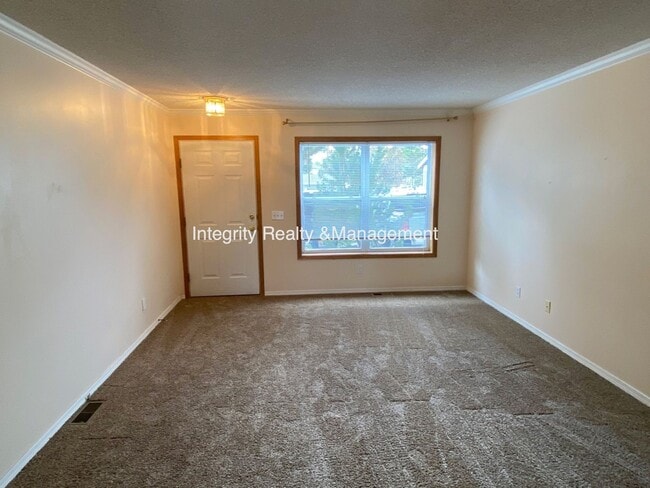 Photo - 2088 Oakcrest Cir