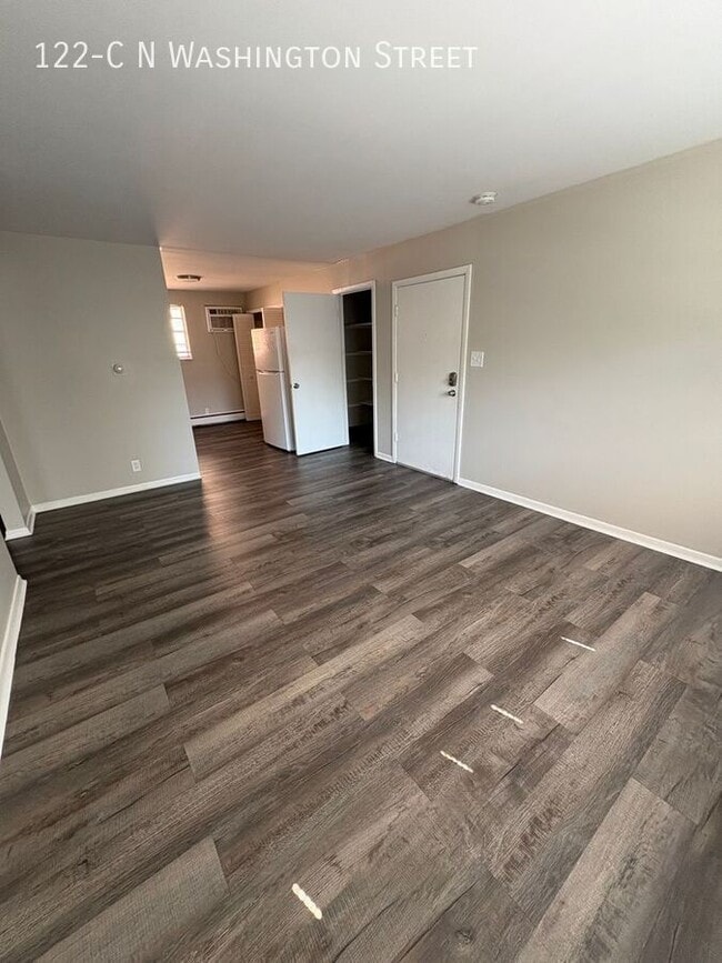 Photo - 122-C S Washington St