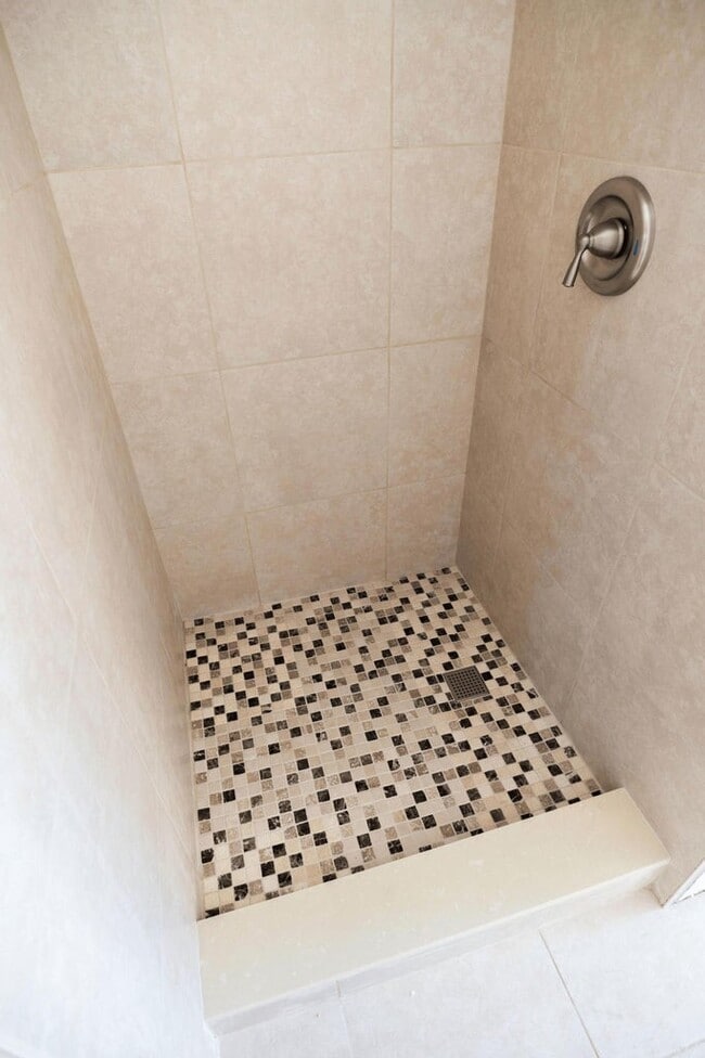 Photo - 141 NW 13th Ave