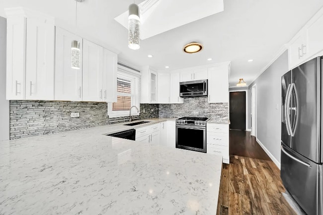 Photo - 5424 S New England Ave