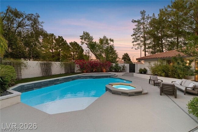 Photo - 2233 Versailles Ct