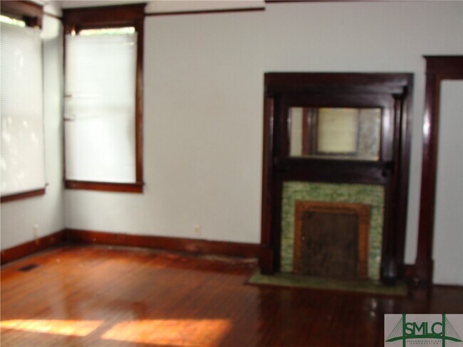 Photo - 509 W 37th St