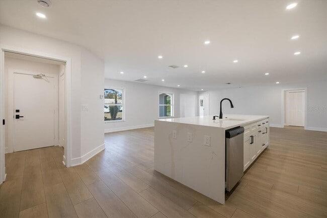 Photo - 328 Monet Dr