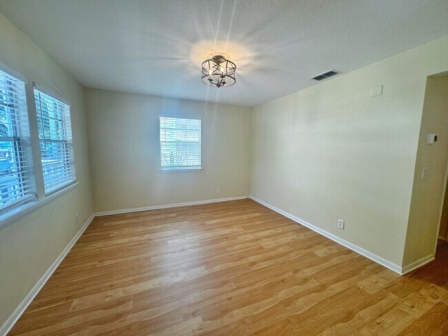 Photo - Newly remodeled Licolnville cottage in his...