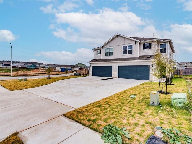 Photo - 7209 Grenadine Bloom Bnd