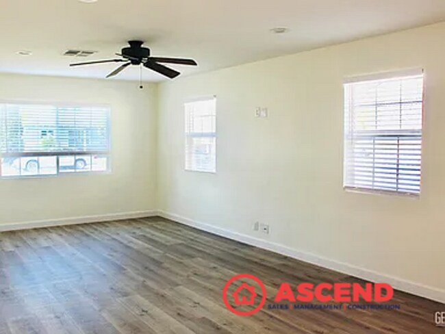 Photo - 3 Bedroom Home Off Oak St. Near Downtown