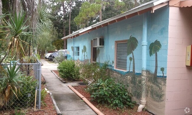 Building Photo - P182 - #7 Pontiac 4919 Unit P182 #7 Pontiac 4919 1/2 29th Ave S Rental