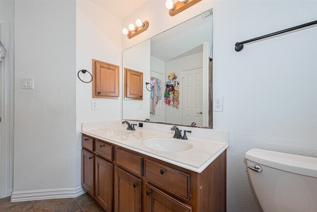 Photo - 157 E Frontera Cir