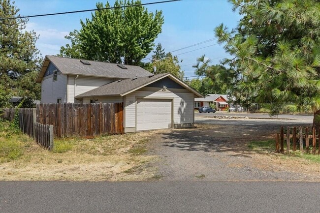 Photo - 102 West St