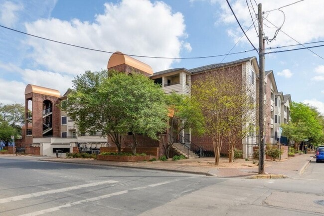 Photo - 501 W 26th St Unit 119
