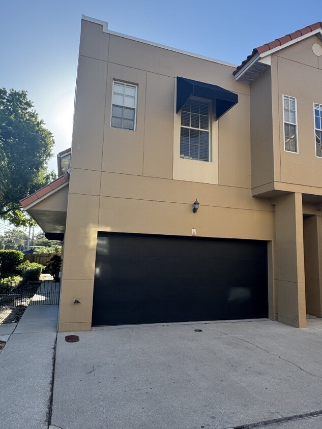 "Spacious 3-Bed Townhouse Retreat in Tampa... - "Spacious 3-Bed Townhouse Retreat in Tampa...