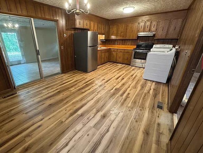 Photo - 2408 Vaulx Ln