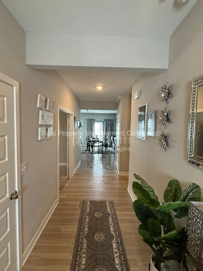 Photo - 8754 Laurelton Pl