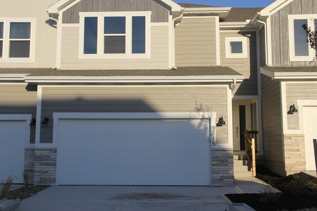 Building Photo - PKR Investments LLC(3715SWClaytonDR)