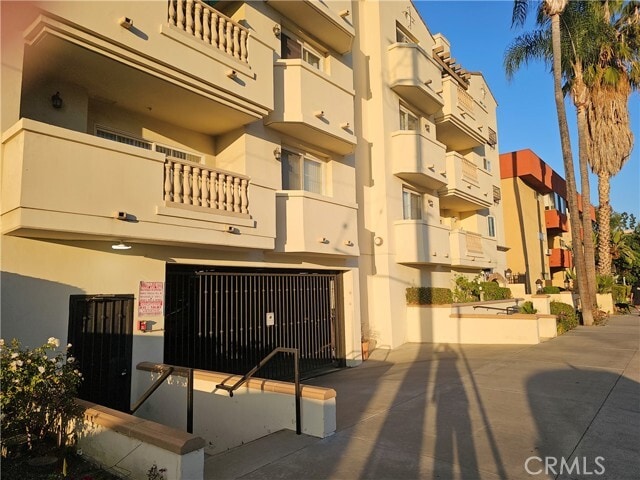Photo - 14343 Burbank Blvd Unit 305