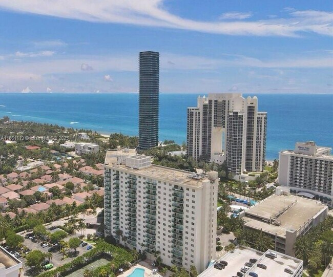 Photo - 19370 Collins Ave Unit 426