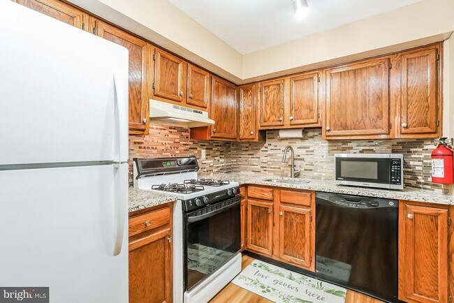 Photo - 306 Trinity Ct Unit 5