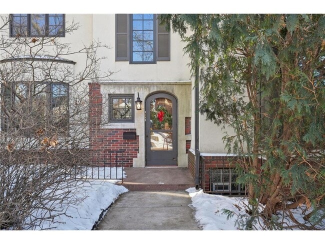 Photo - 1721 Humboldt Ave S