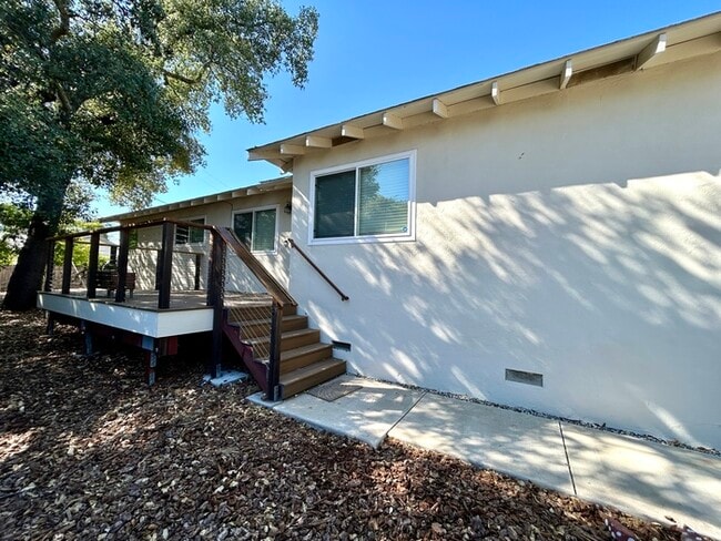 Photo - Beautiful Updated 2 Bedroom 2 Bathroom - C...
