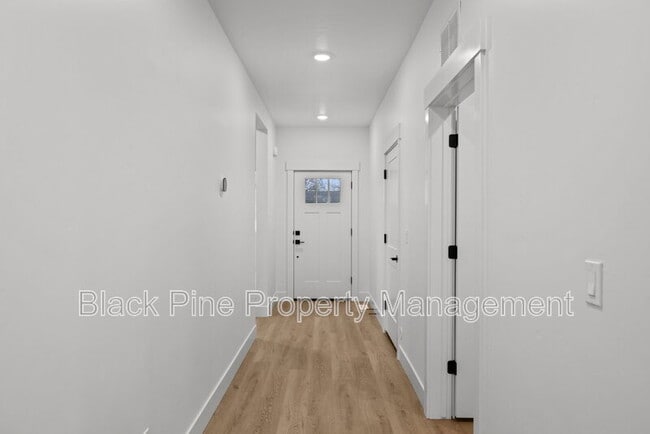 Photo - 4642 N Maple Grove Rd