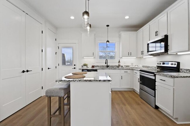 Photo - 41 W High St Unit #D7