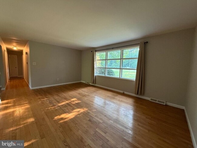Photo - 29781 Oak Rd