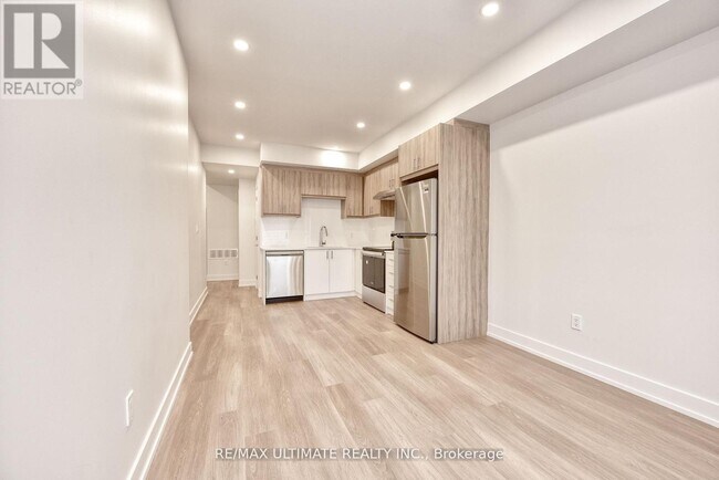 Photo - 385 McRoberts Ave