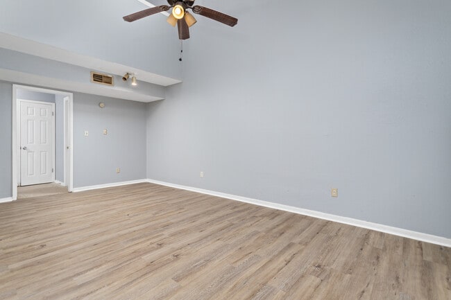 Photo - 1176 Oregon Ave Unit 2