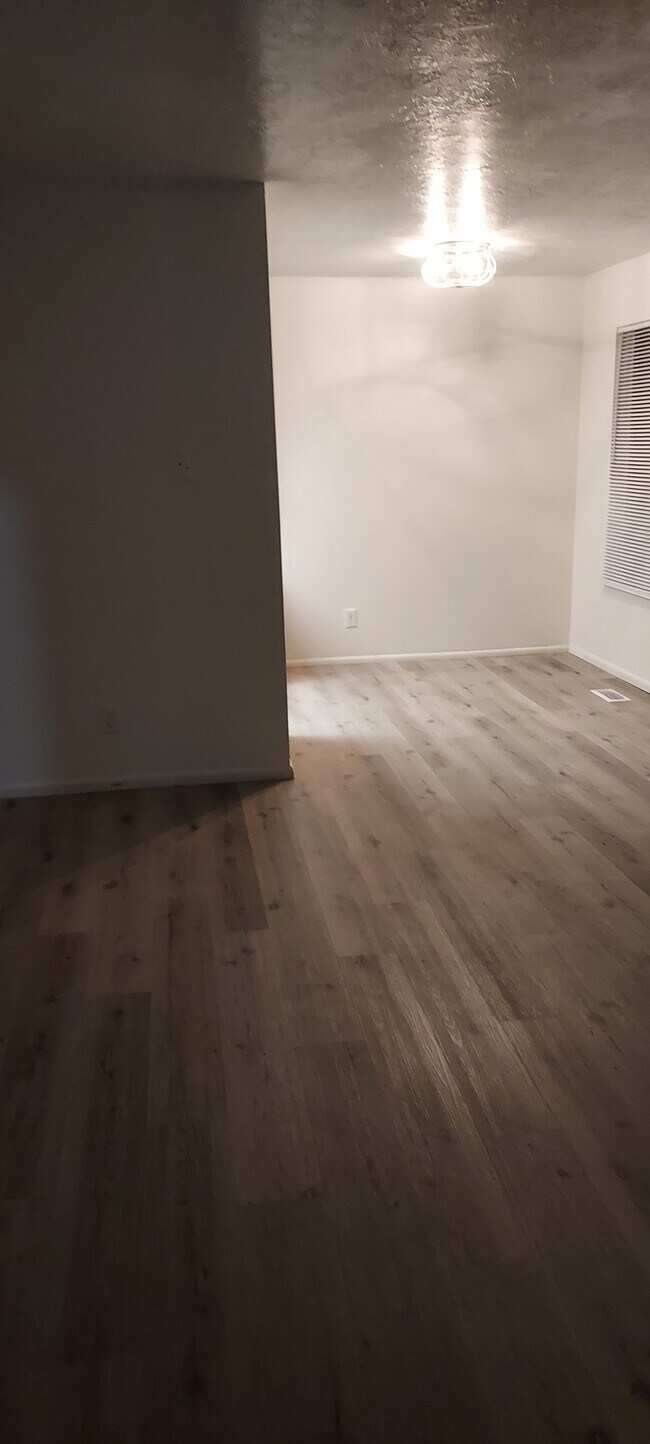 Photo - 1556 W 1650 N Unidad Sons Apartments