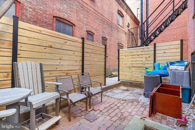 Building Photo - 240 S 13th St Unit B Rental